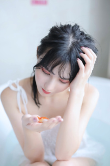 《年轻女教师》在线